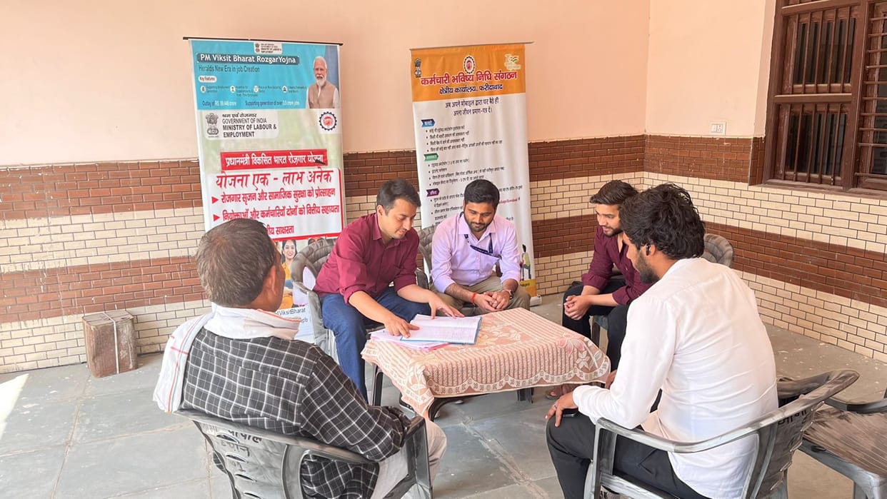 EPFO officials resolved problems in the Nidhi Aapke Paas programme