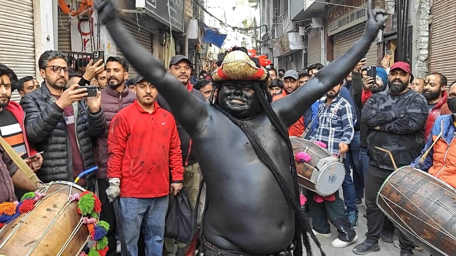 राजोरी में निकाललीगई भैरवनाथ जी की झांकी।  