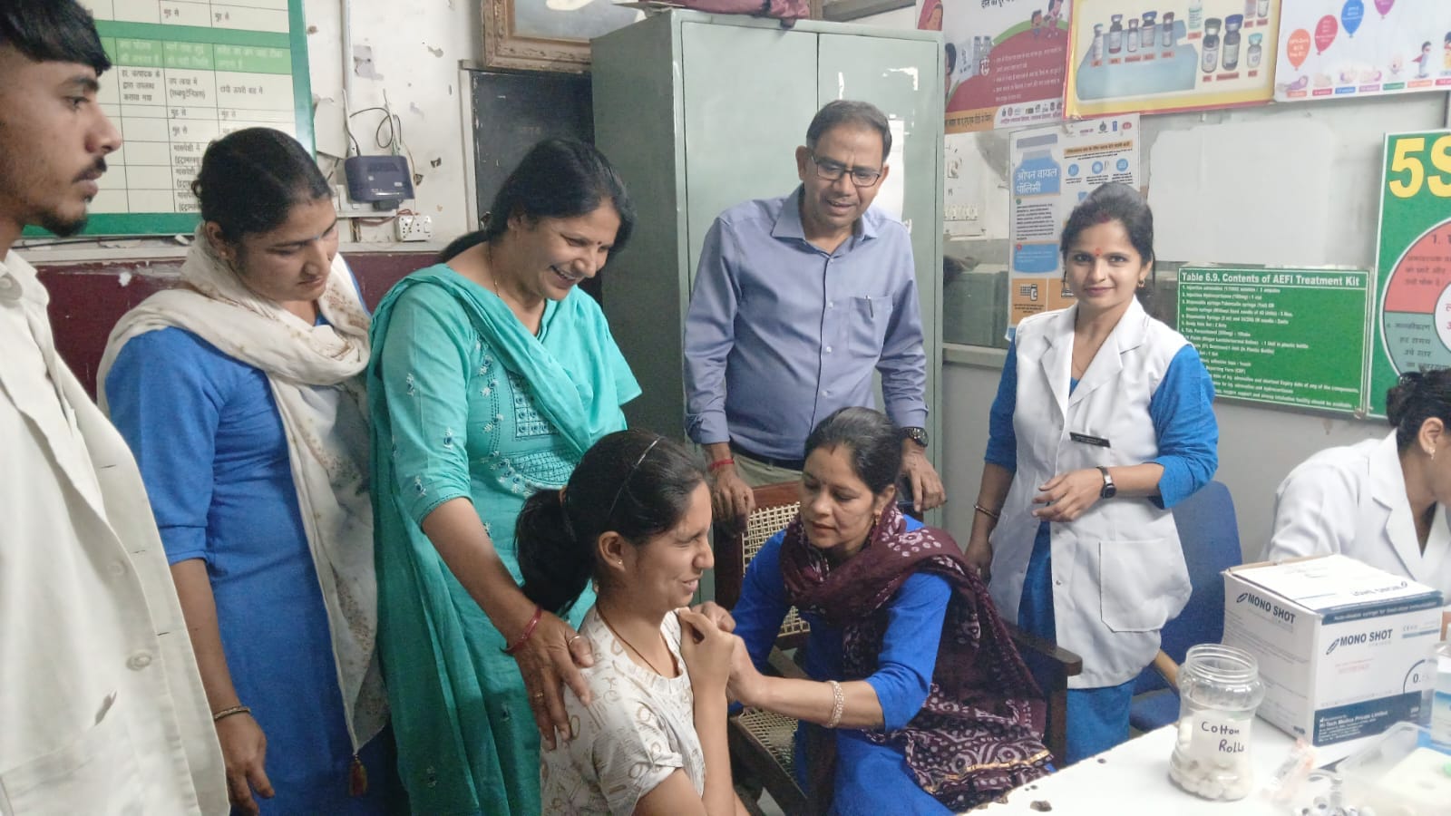59 adolescent girls received the cervical cancer vaccine on the first day.