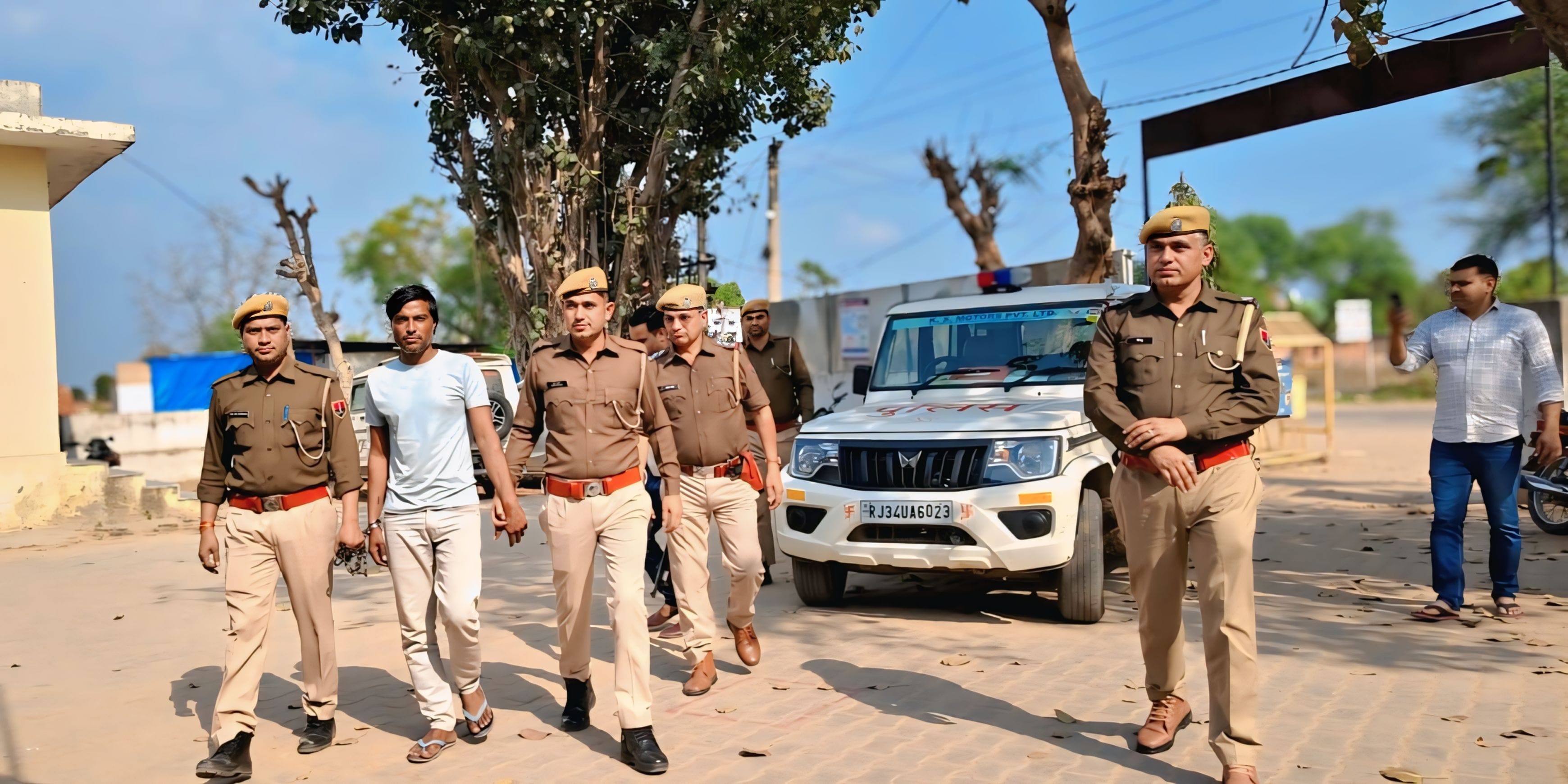 तेलंगाना में खाकी का धावा