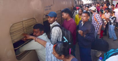 UP: Delhi-Mumbai return journeys after Holi face major challenges, with regular and special trains full; this