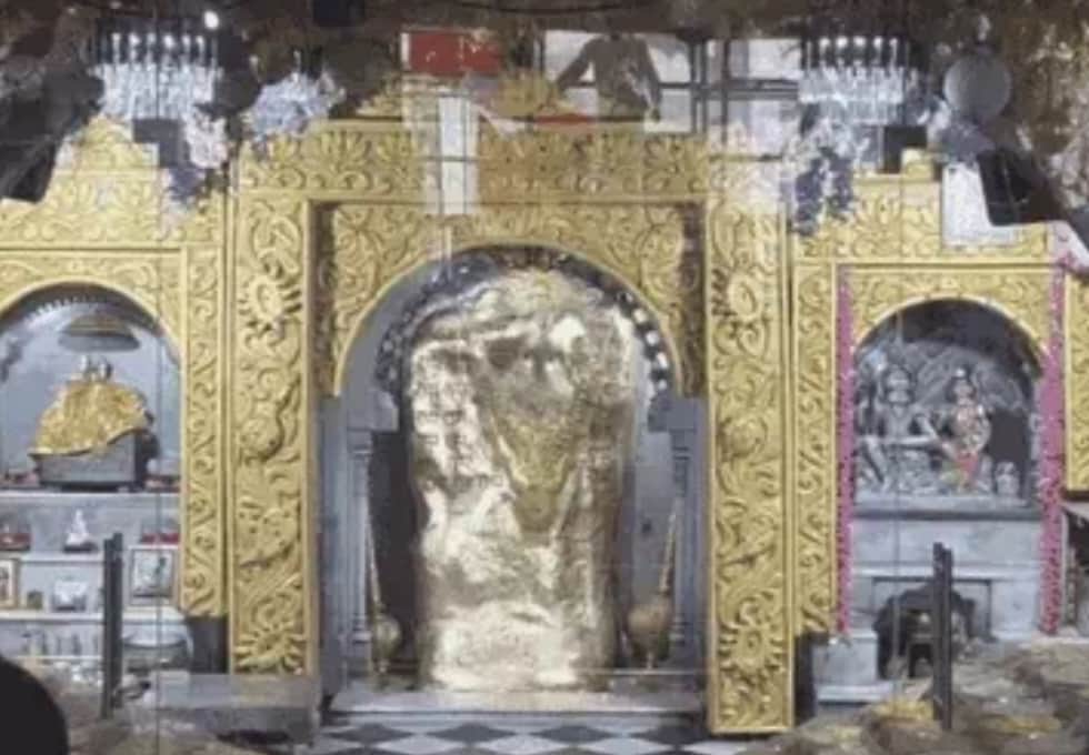 मेहंदीपुर बालाजी मेला से पूर्व चढ़ाया गया सोने का चोला