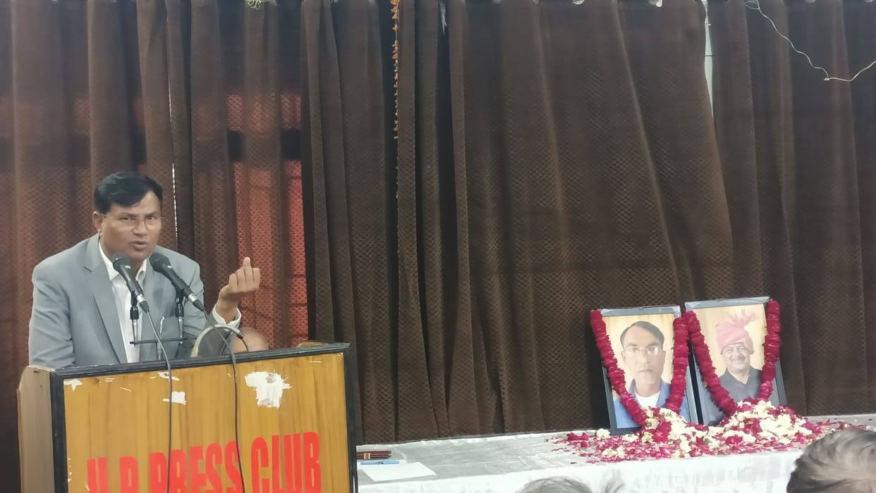 Journalists Vidhi Singh and Mohammad Irfan paid tribute to the deceased