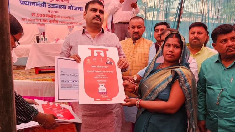 उज्ज्वला योजना में खामी: केंद्र ने क्यों कम की सब्सिडी?