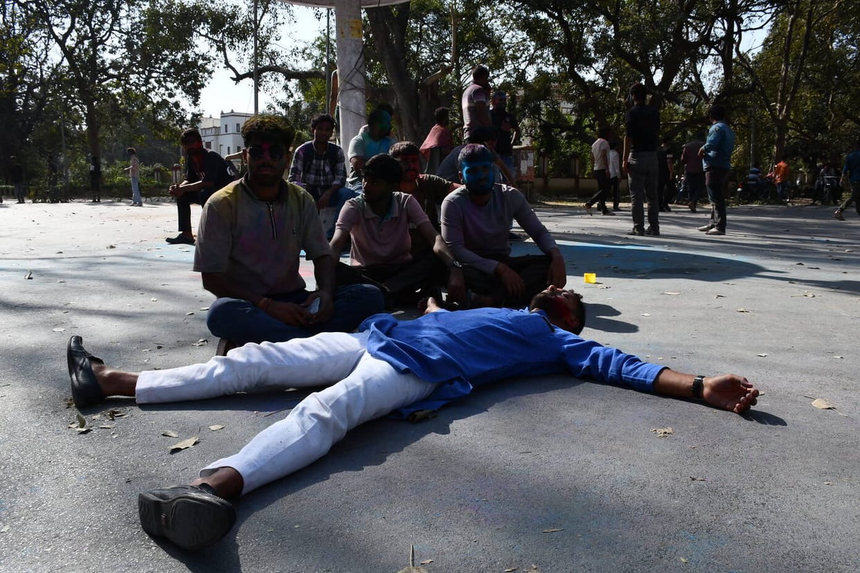 BHU administration cuts off hostel electricity, students protest against DJ ban