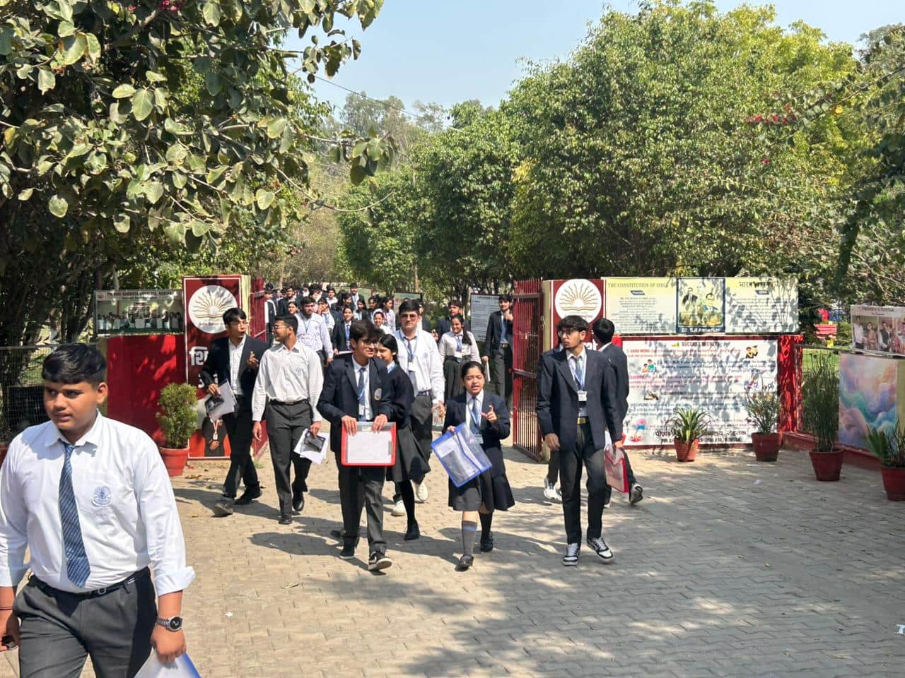 2-रोहतक के दिल्ली बाईपास स्थित पीएमश्री केंद्रीय विद्यालय में 12वीं केमिस्ट्री विषय की परीक्षा