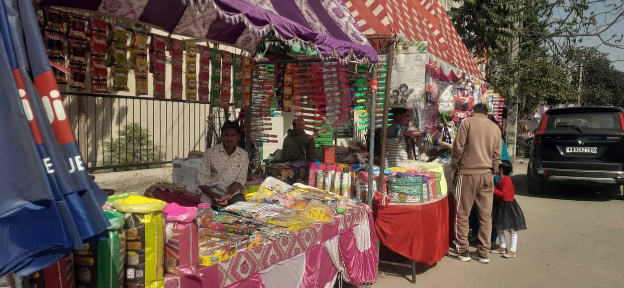 Holi celebrations in the market, demand for herbal colours