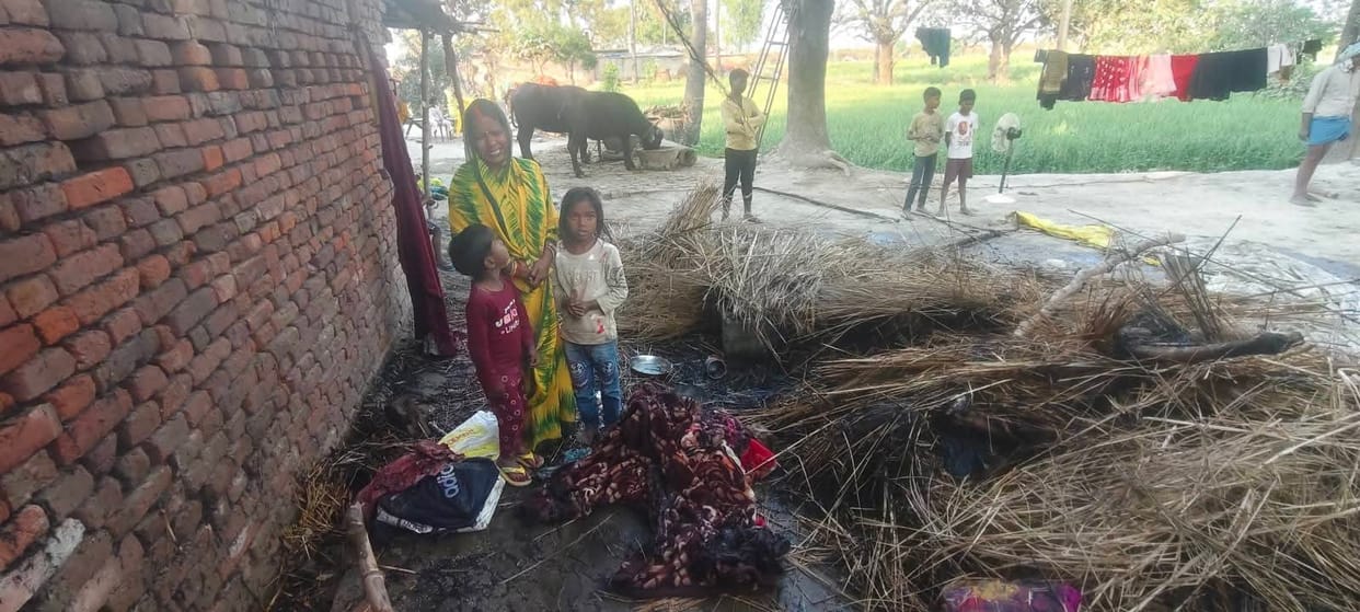 A fire broke out in a hut, destroying household goods