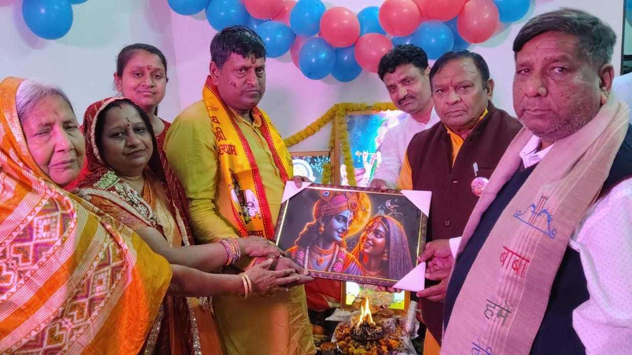 Devotees rejoice at the thought of Khatu's Shyam ji protecting my honour.
