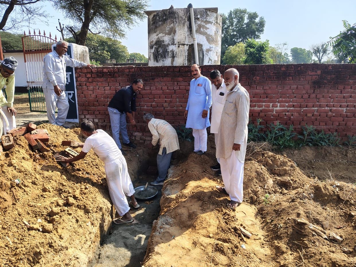 A 400-meter track will be built in the Salimpur sports ground.