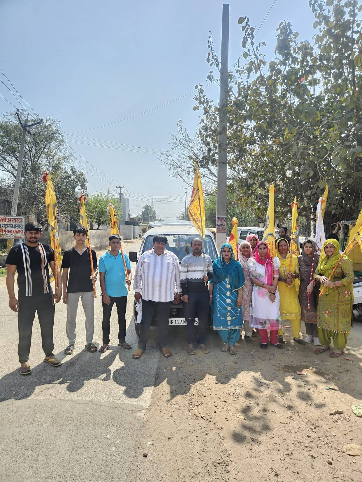 A group of Shyam devotees left for Rohad on foot.