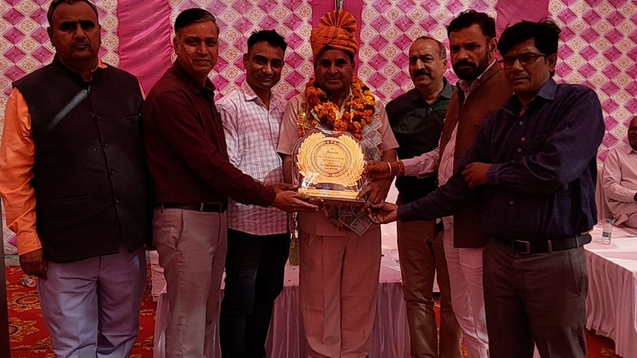 Retirement ceremony of SDO Naresh Yadav