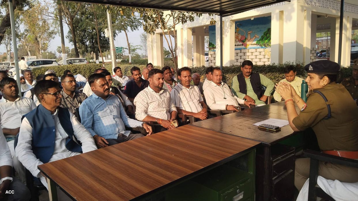 Administration is monitoring 3593 Holika Dahan sites, 3650 policemen will be deployed.