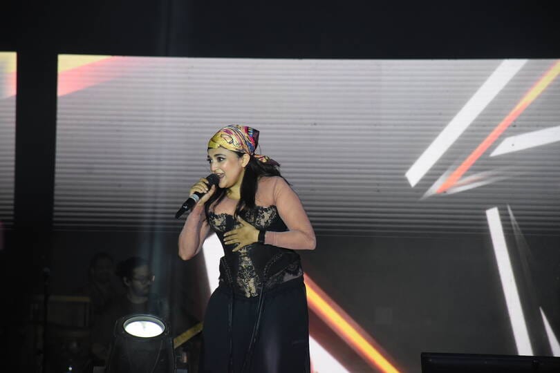 Monali Thakur's melodious voice captivated the audience