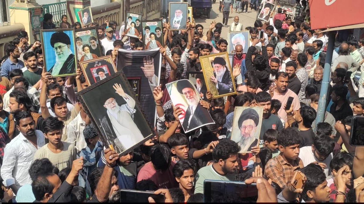 Muslim community takes to the streets over Khamenei's death, raising slogans against America and Israel