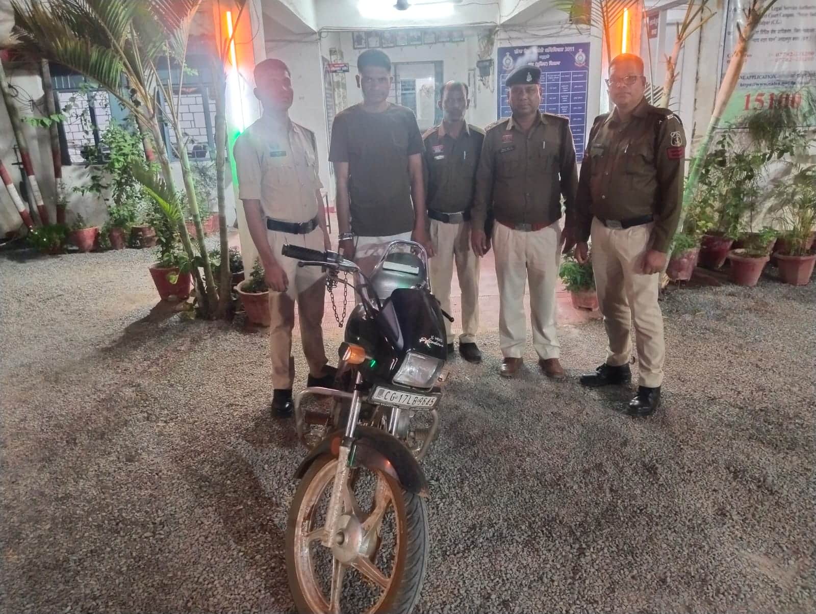 पुलिस हिरासत में आरोपी