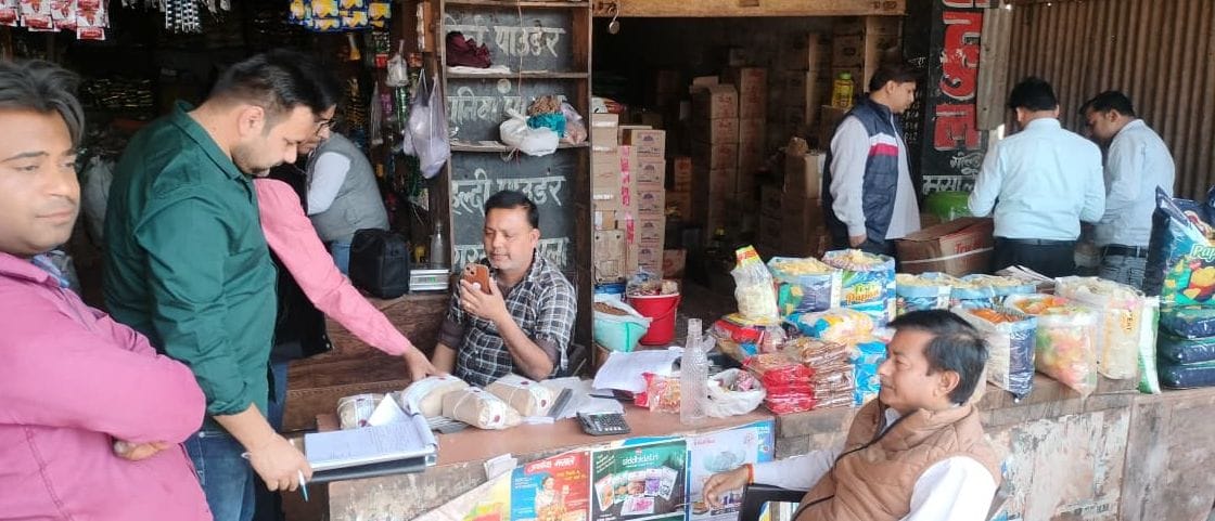 Four quintals of spoiled Kachri-Papad were destroyed, three samples were taken.