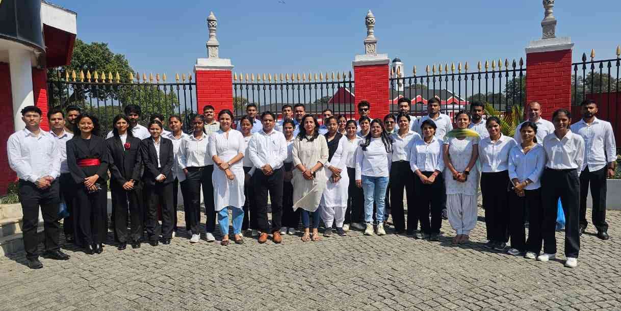 4-शैक्षणिक भ्रमण के लिए आईएमए देहरादून पहुंचा एमडीयू के विद्यार्थियों का दल। स्रोत : एमडीयू