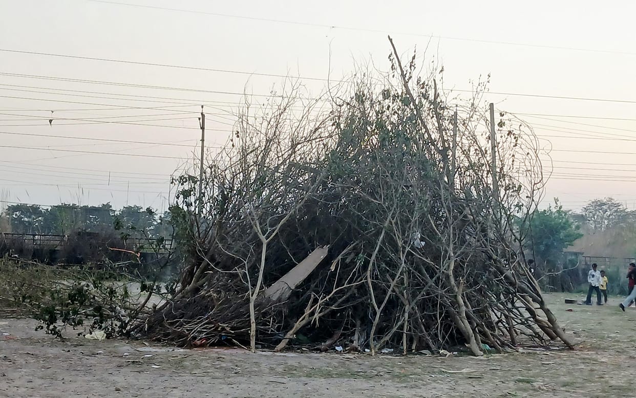 Holika Dahan will be held today and Rangotsav on 4th.