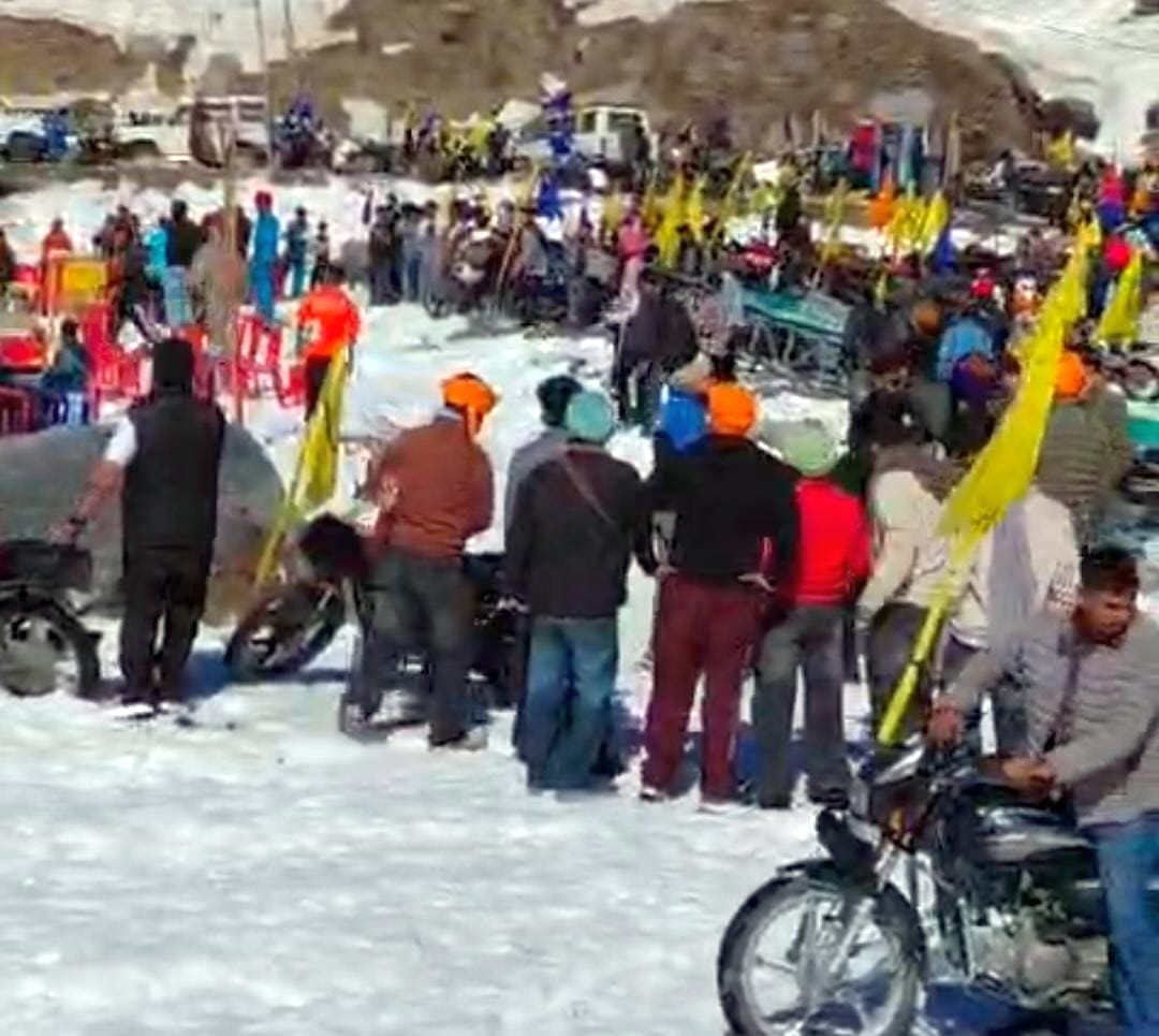 Tourists flock to North Portal, Sissu