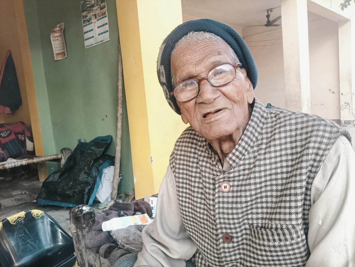 Pension halted at the threshold of Holi... Holi of pensioners turned colorless
