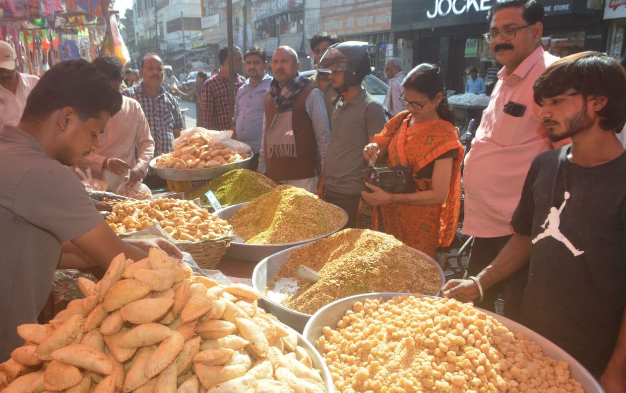 Holika Mata was worshipped and people prayed for happiness and prosperity, markets were also bustling with activity.