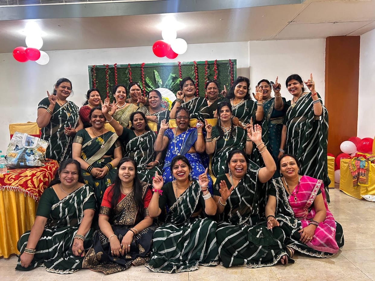 Women played Holi with flowers