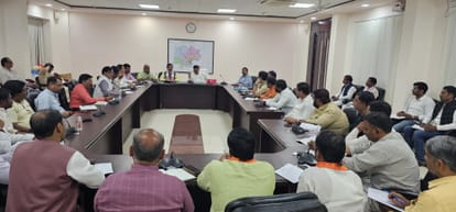 Varanasi News: सभी कार्यकर्ता बूथों पर मतदाताओं से मिलें, होली की शुभकामनाएं दें All workers should meet voters at the booths and wish them Happy Holi