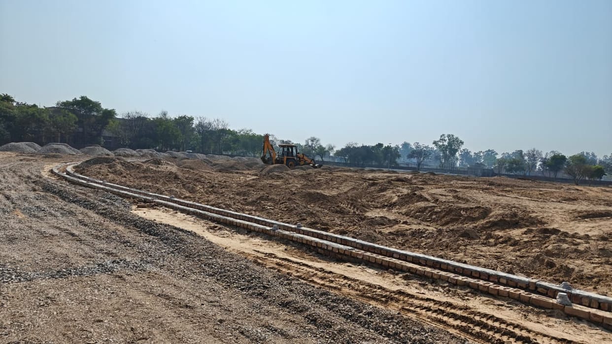 Announcement of modern sports stadium and mini training center in the district
