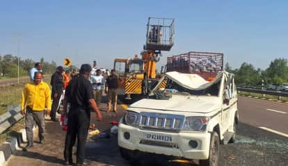 Bolero overturned due to tyre burst, three killed, eight injured