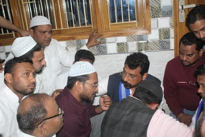 Kidwai Nagar fire incident: MP Chandrashekhar Azad meets textile businessman's family