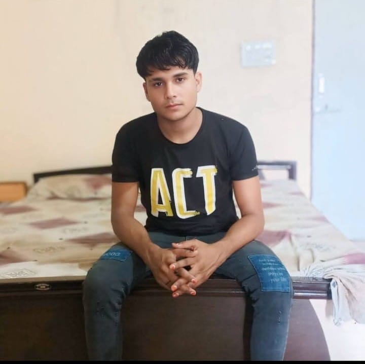 Stone pelting and firing during chase to free cattle, youth dies
