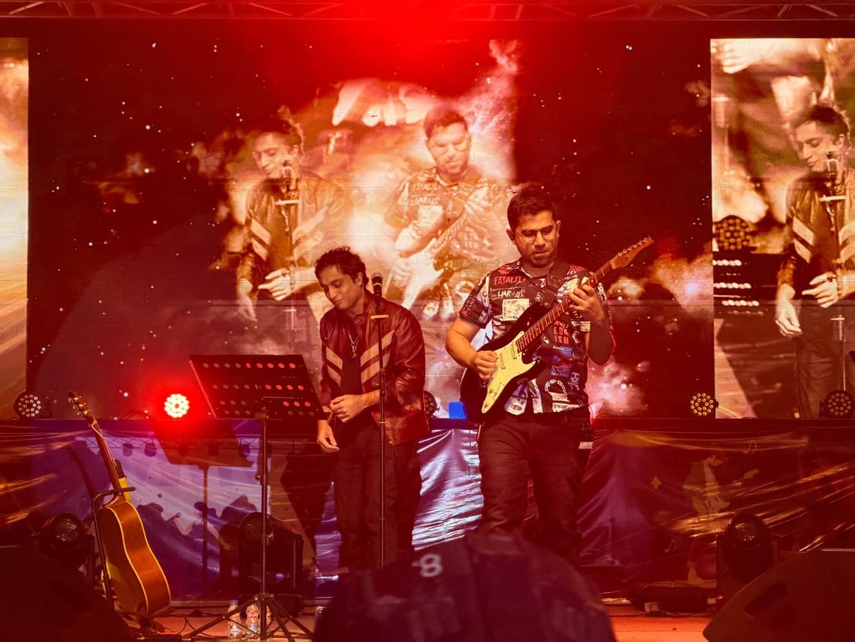 Students danced to the tunes of Nikhil D'Souza