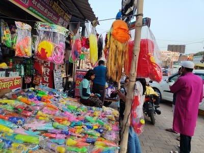 Holi market decorated... estimated turnover of Rs 60 crore