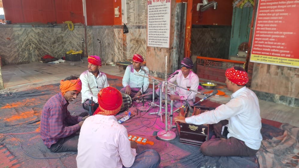 Artists enthralled the audience with their songs in the Phag competition.