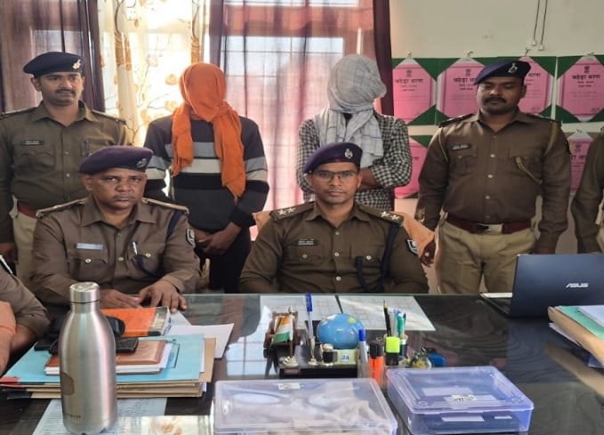 Bihar News : Four youths arrested making reels with pistols,two pistols recovered