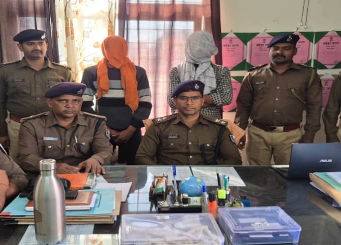 रील बनाते चार युवकों को पुलिस ने किया गिरफ्तार