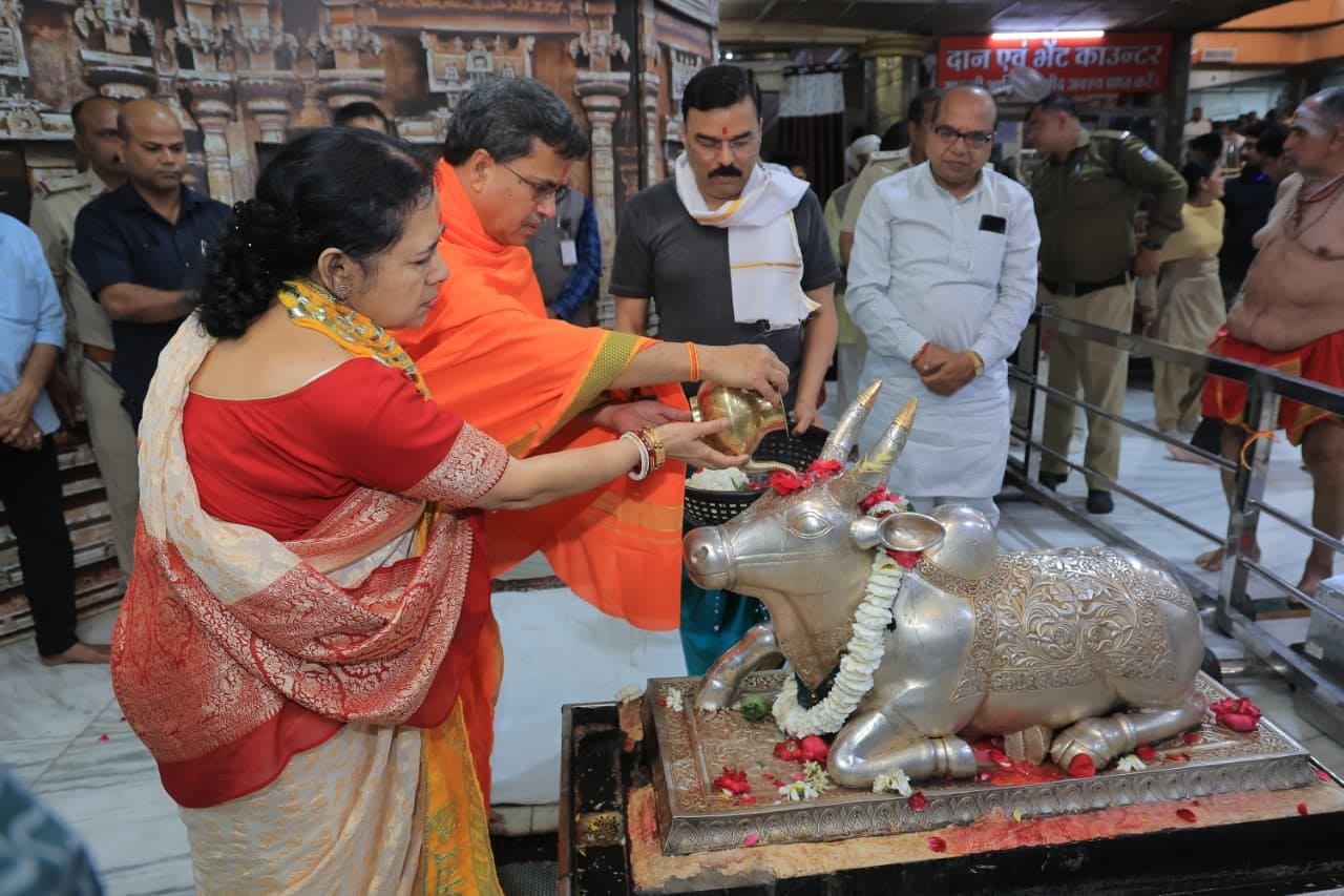 त्रिपुरा के मुख्यमंत्री ने किए दर्शन
