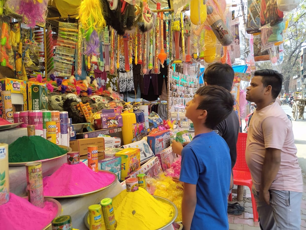 Holi: High demand for coloured firecrackers in the markets