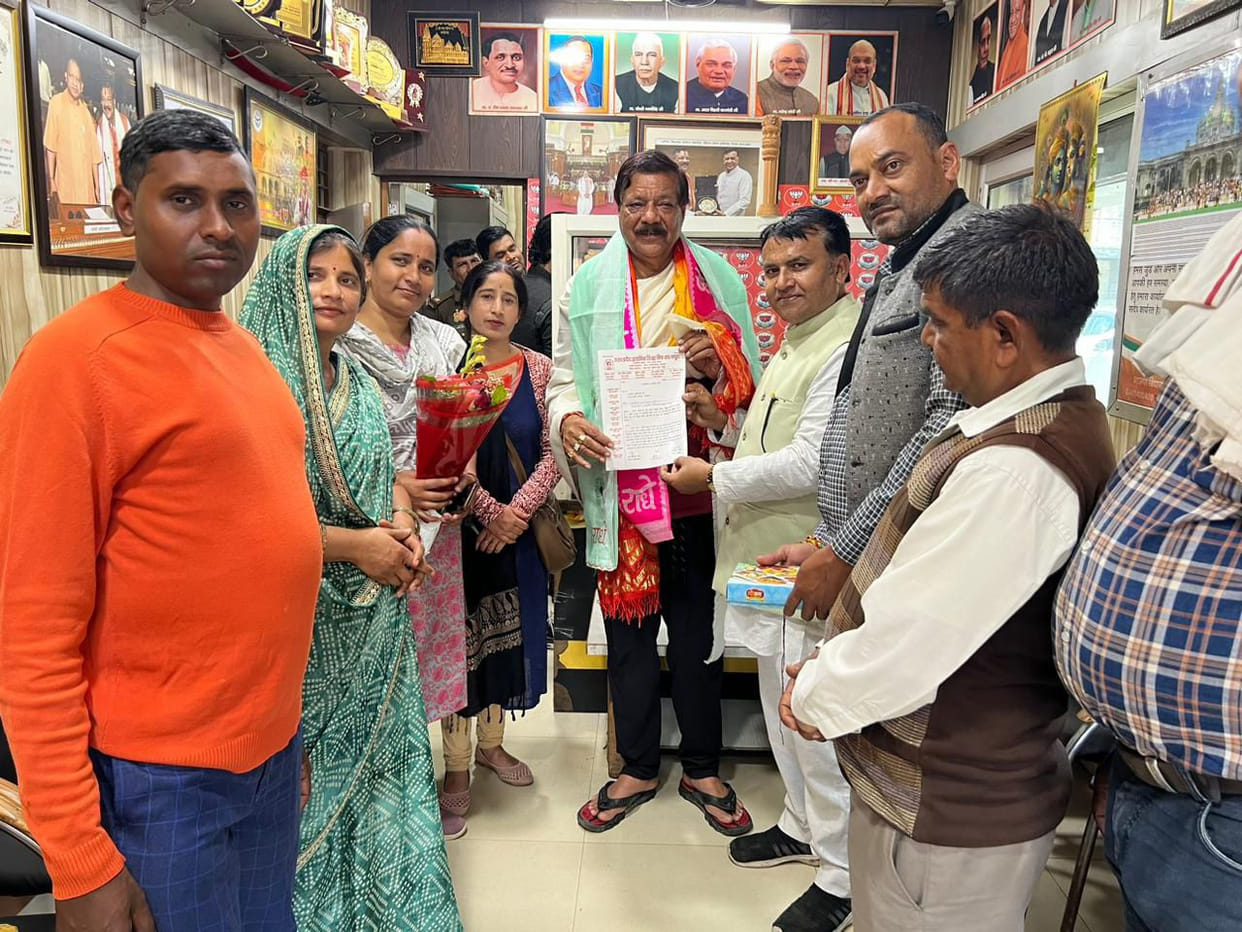 Shiksha Mitra arrived to thank the MLA.