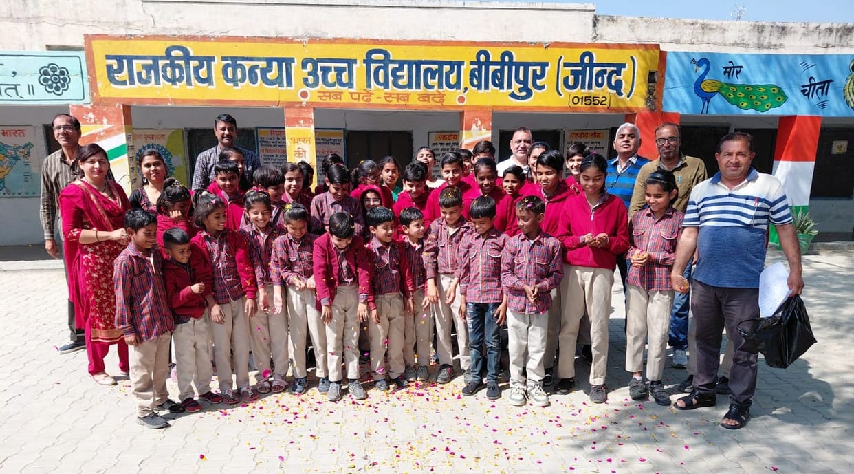 Holi of flowers was played in Government School Bibipur.