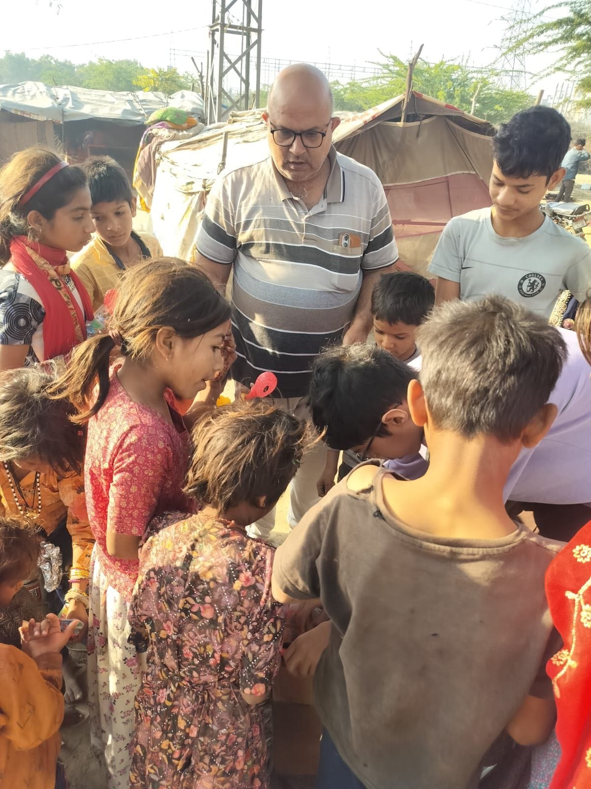 Rishipal Haibatpur celebrated Holi with needy children