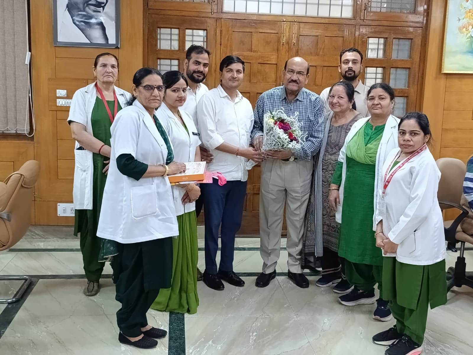 2-स्वास्थ्य विज्ञान विवि में कुलपति डॉ. एचके अग्रवाल के साथ एसोसिएशन सदस्य। पीजीआई