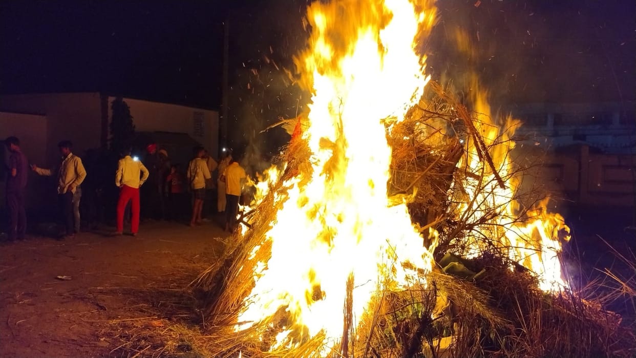 Holika Dahan at 1627 places amid tight security