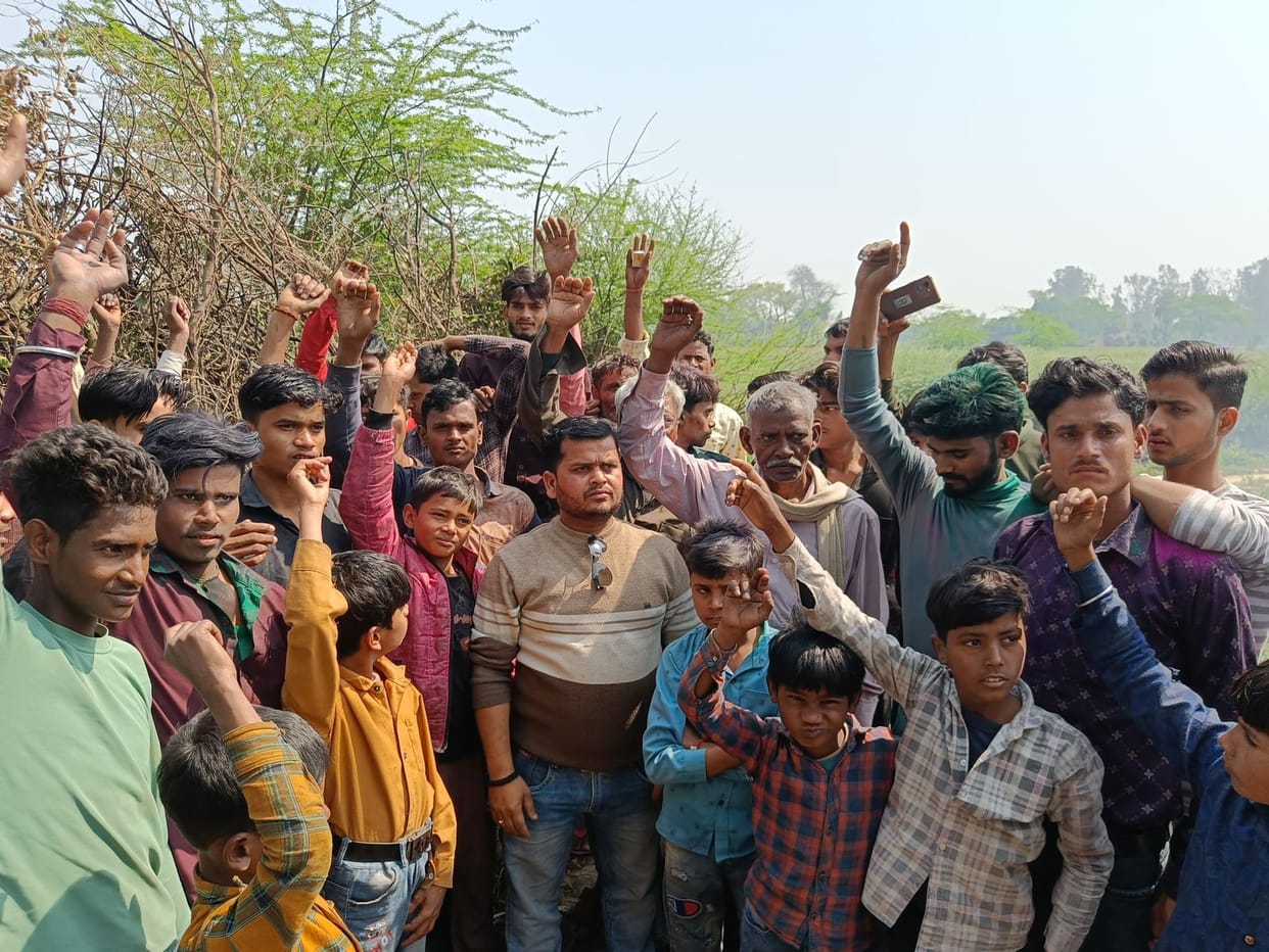 Anger over setting Holika on fire before the auspicious time, police took charge of the matter
