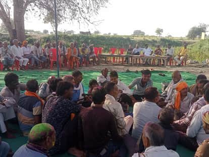 The spirit of Phaag flowed in the villages, traditional tunes echoed with colours.