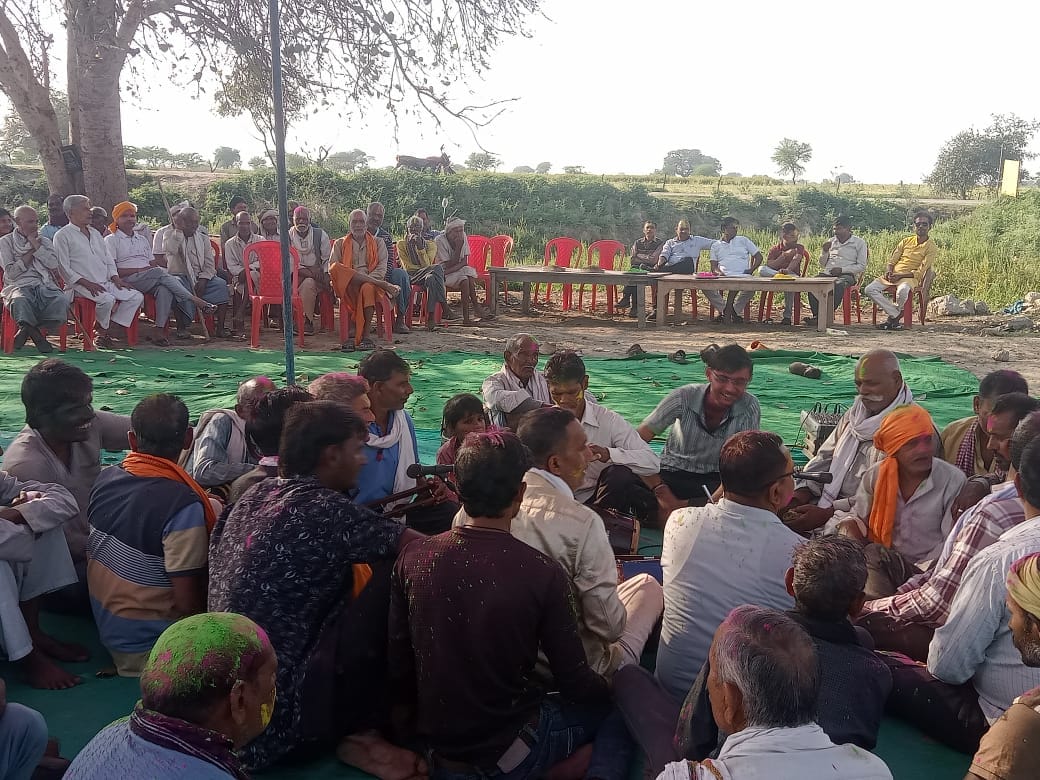The spirit of Phaag flowed in the villages, traditional tunes echoed with colours.