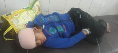 An innocent girl playing on the roof slipped and fell into the courtyard.