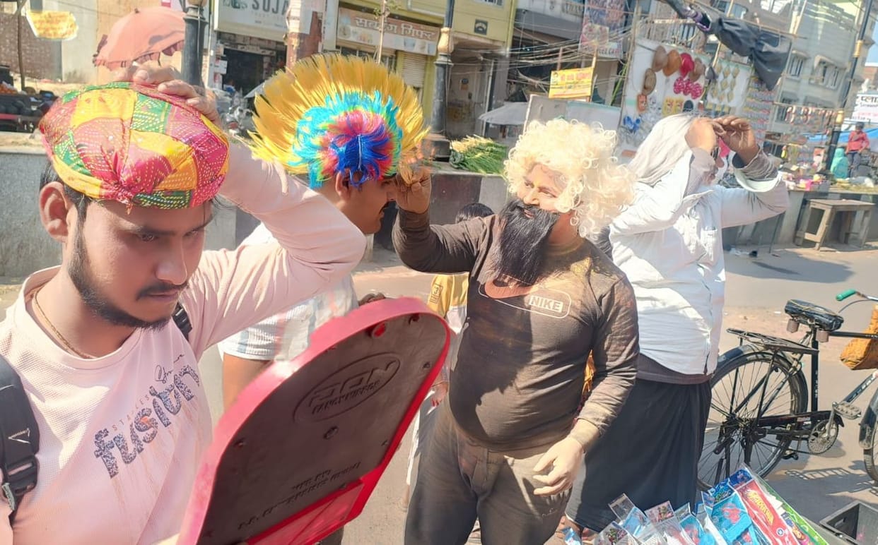 Holi market is a blast of fun, from missile pichkaris to funky masks.