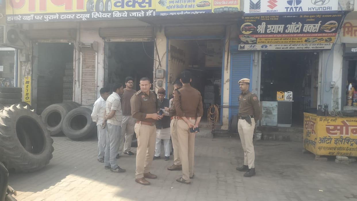 Thieves' challenge: Locks of three shops broken